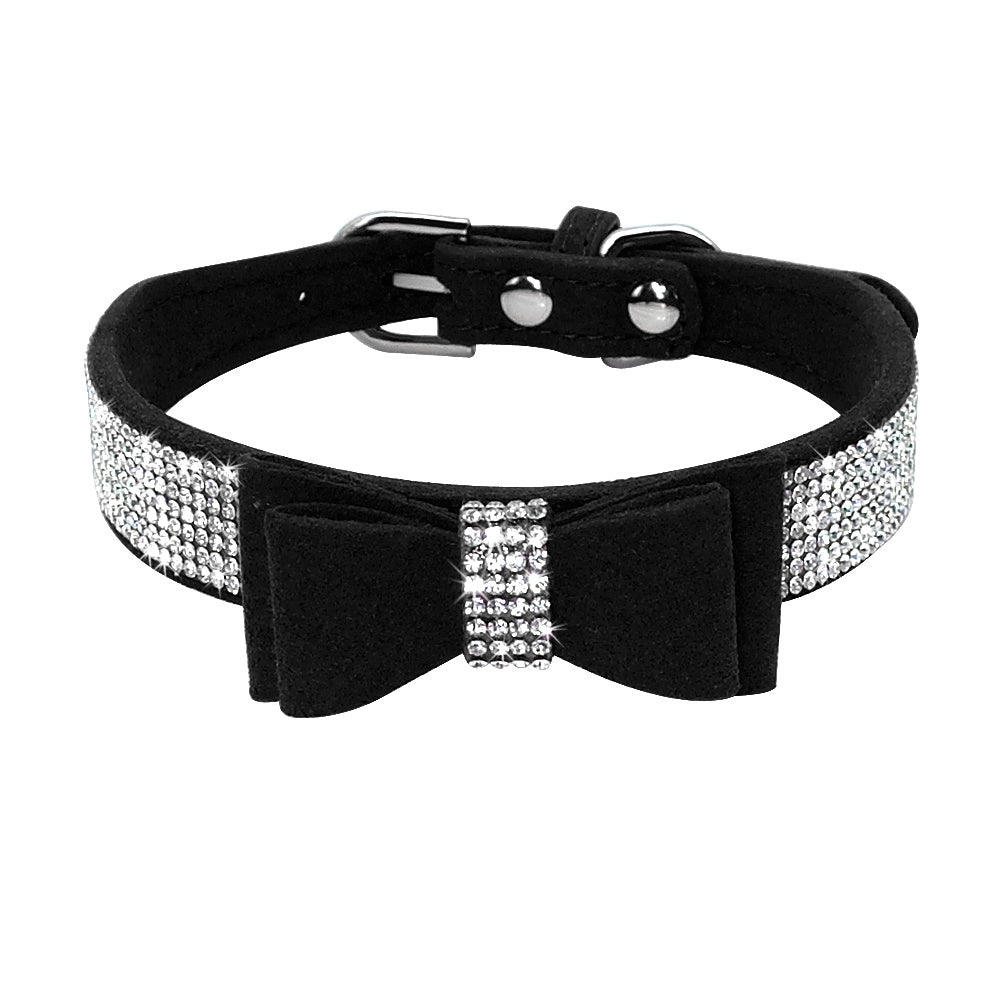 Schickes Halsband mit verspielter Schleife