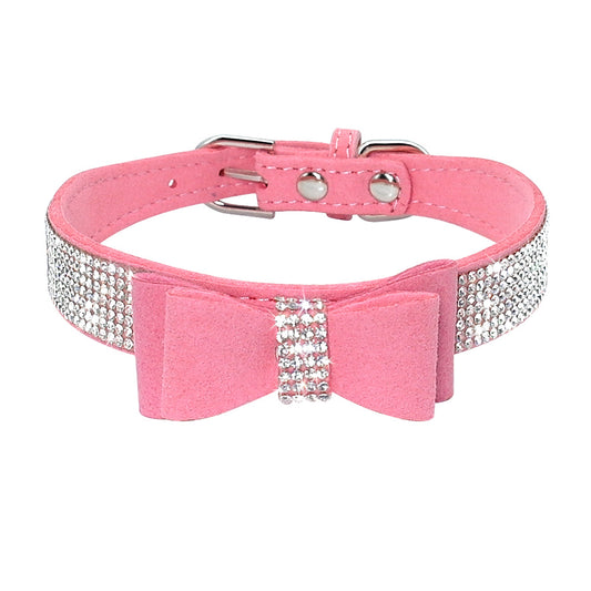 Schickes Halsband mit verspielter Schleife