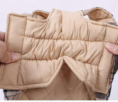 Kuscheliger karierter Hundemantel: Warm & stylisch